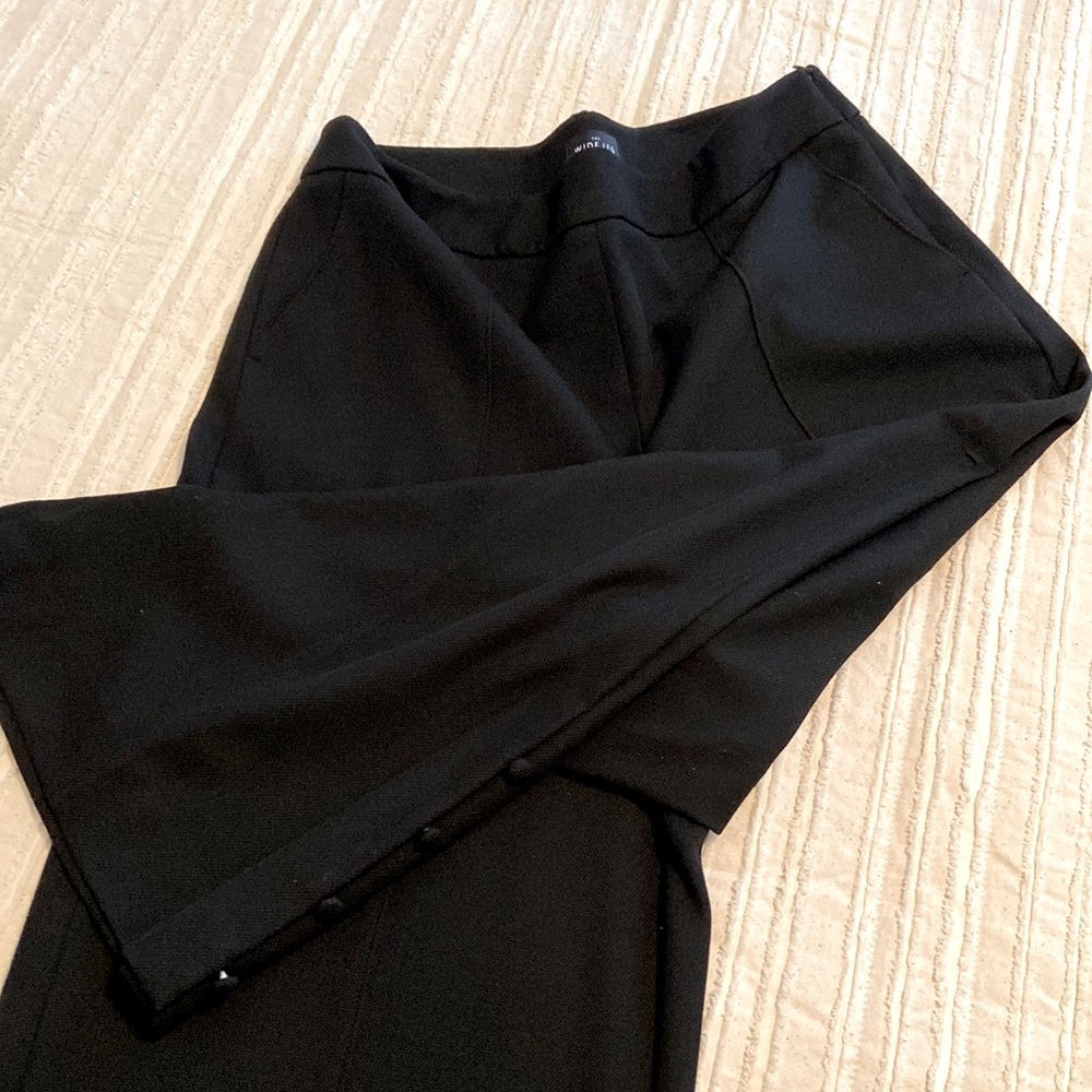 White House Black Market Pique Wide Leg Cropped Leg Pants with Buttons Detail
